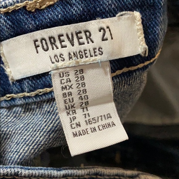 Forever 21 denim shorts - Picture 3 of 3